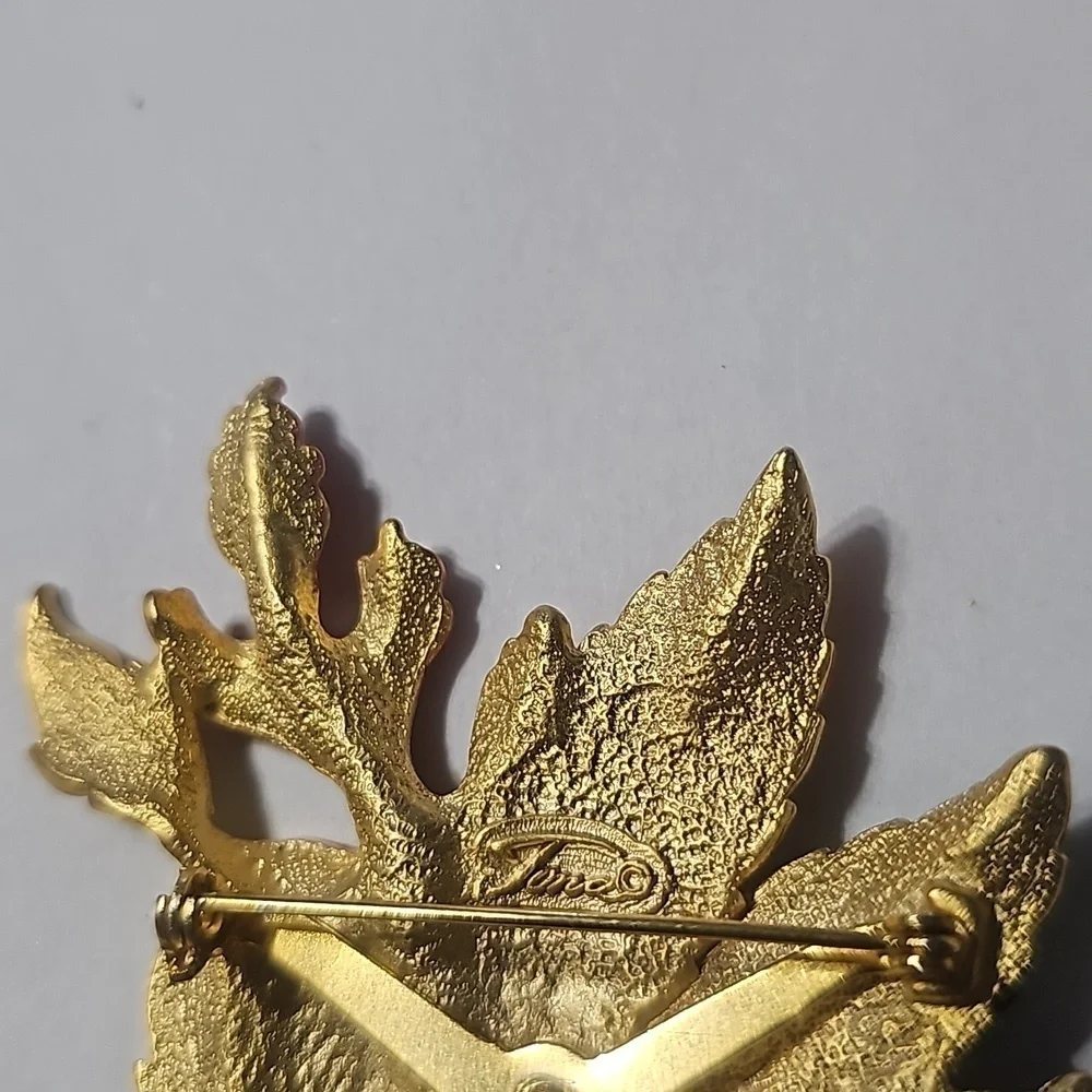 Jonathan Large Fall Brooch